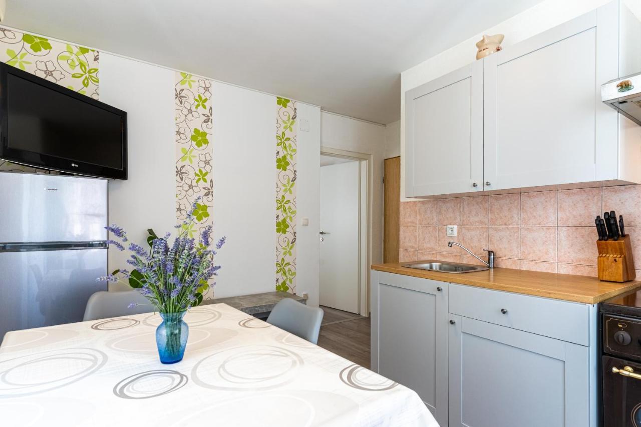 Apartman Antonija Cres Exterior photo