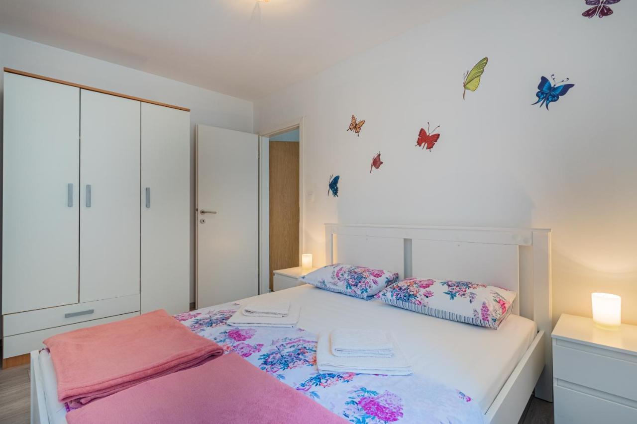 Apartman Antonija Cres Exterior photo