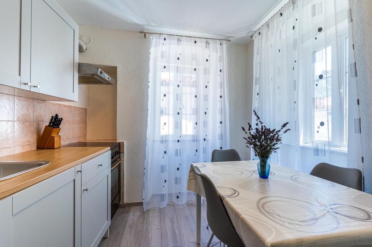 Apartman Antonija Cres Exterior photo